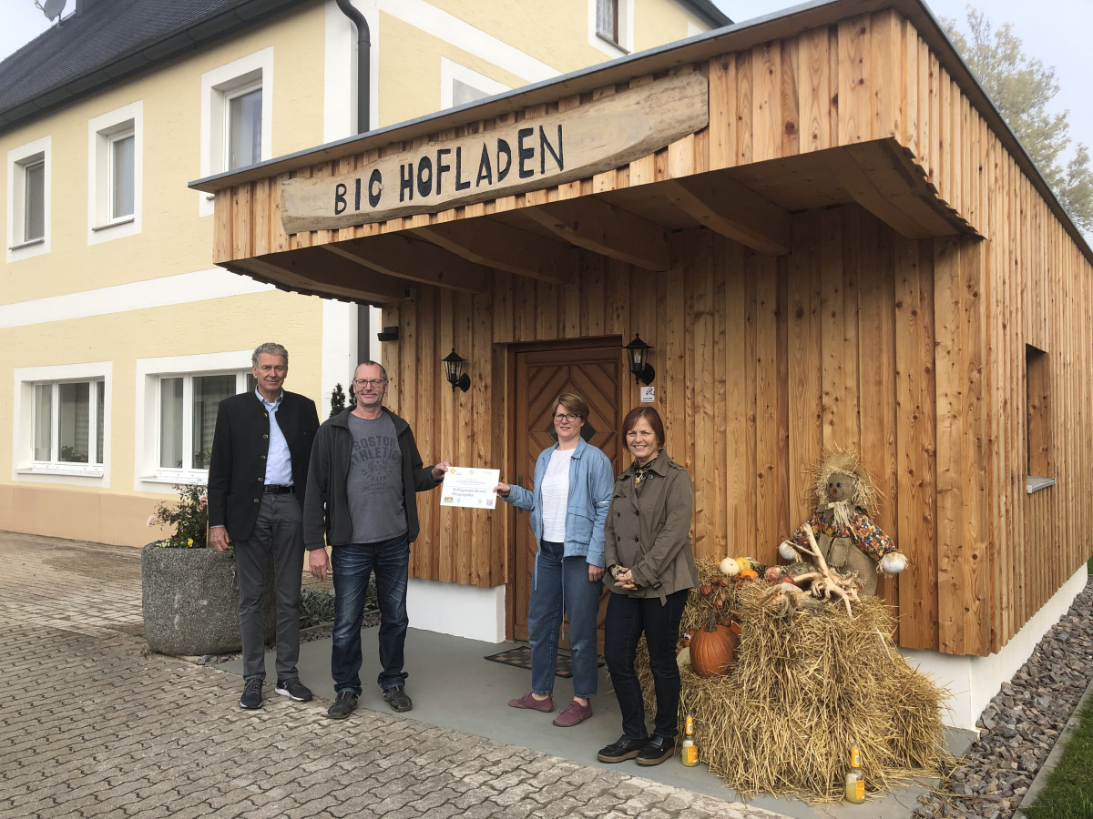Dietmar Gabler aus Lupburg hat im Jahr 2022 einen Biohofladen gebaut - gefördert mit Mitteln aus dem "Verfügungsrahmen Ökoprojekte".